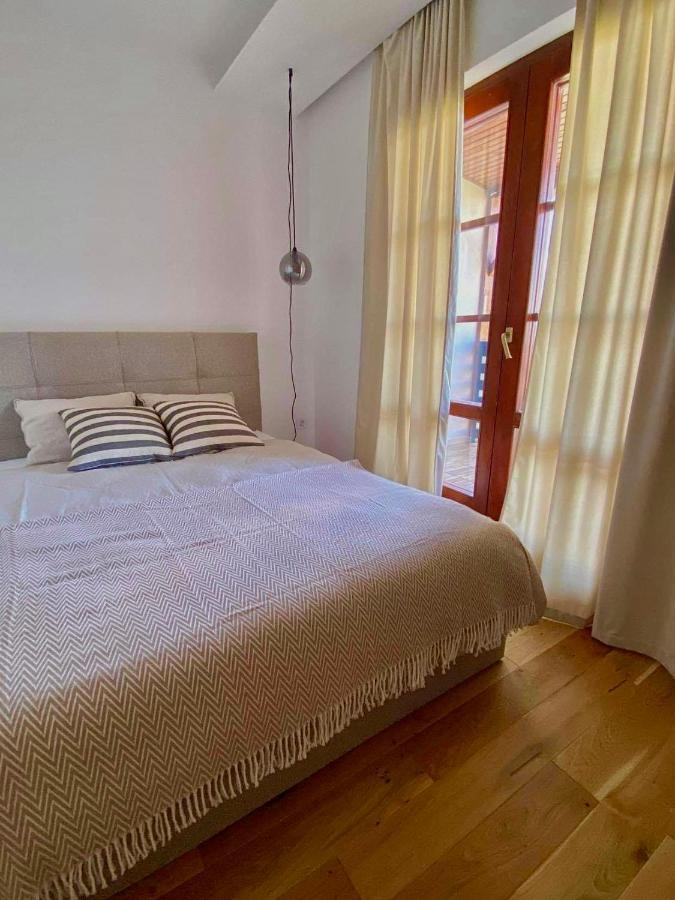 Apartman Zara Komárno Exteriör bild
