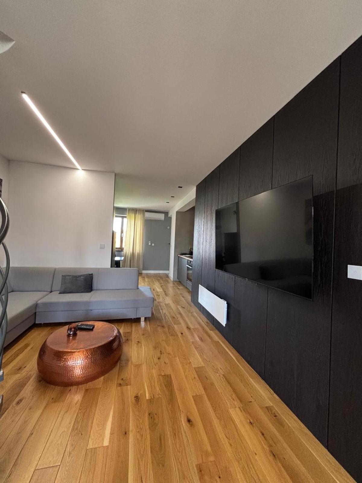 Apartman Zara Komárno Exteriör bild